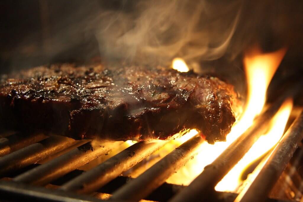Carne en el asador